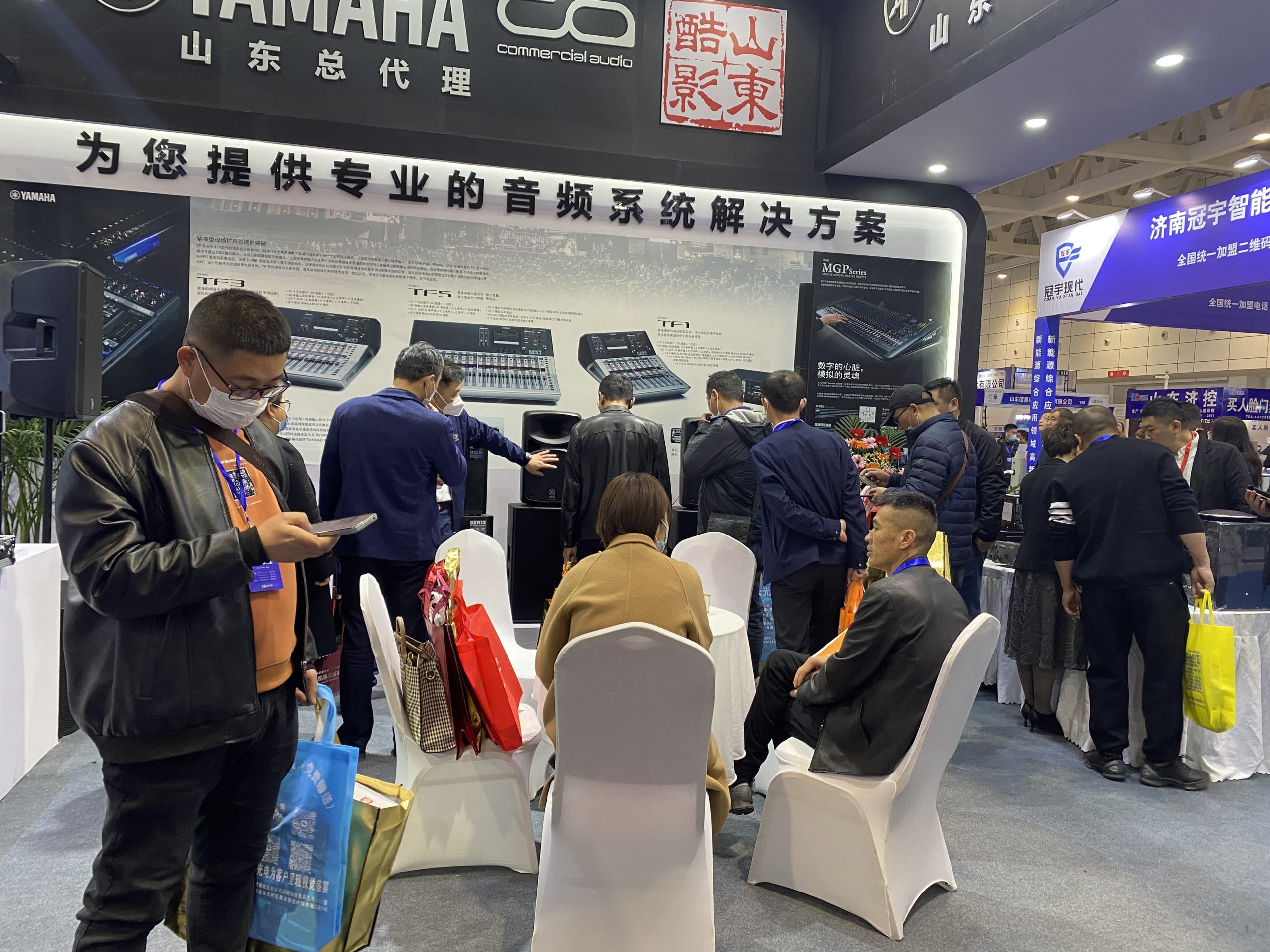 山東酷影參加22屆濟(jì)南國(guó)際公共安全防范產(chǎn)品暨智慧警務(wù)創(chuàng)新應(yīng)用技術(shù)博覽會(huì)插圖3 山東酷影參加22屆濟(jì)南國(guó)際公共安全防范產(chǎn)品暨智慧警務(wù)創(chuàng)新應(yīng)用技術(shù)博覽會(huì)插圖3